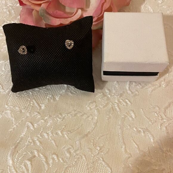 🎀 Swarovski Attract Stud Pierced  heart ❤️ Shape fashion Earrings - Picture 6 of 12